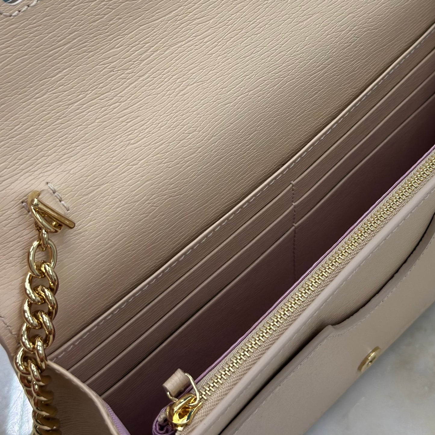 TRACOLLA GUCCI WOC LETTERING