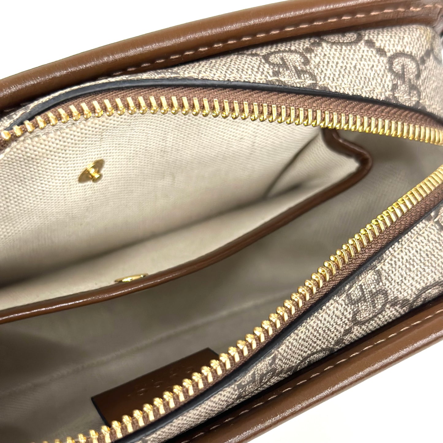 POCHETTE GUCCI GG SUPREME FAKE NOT