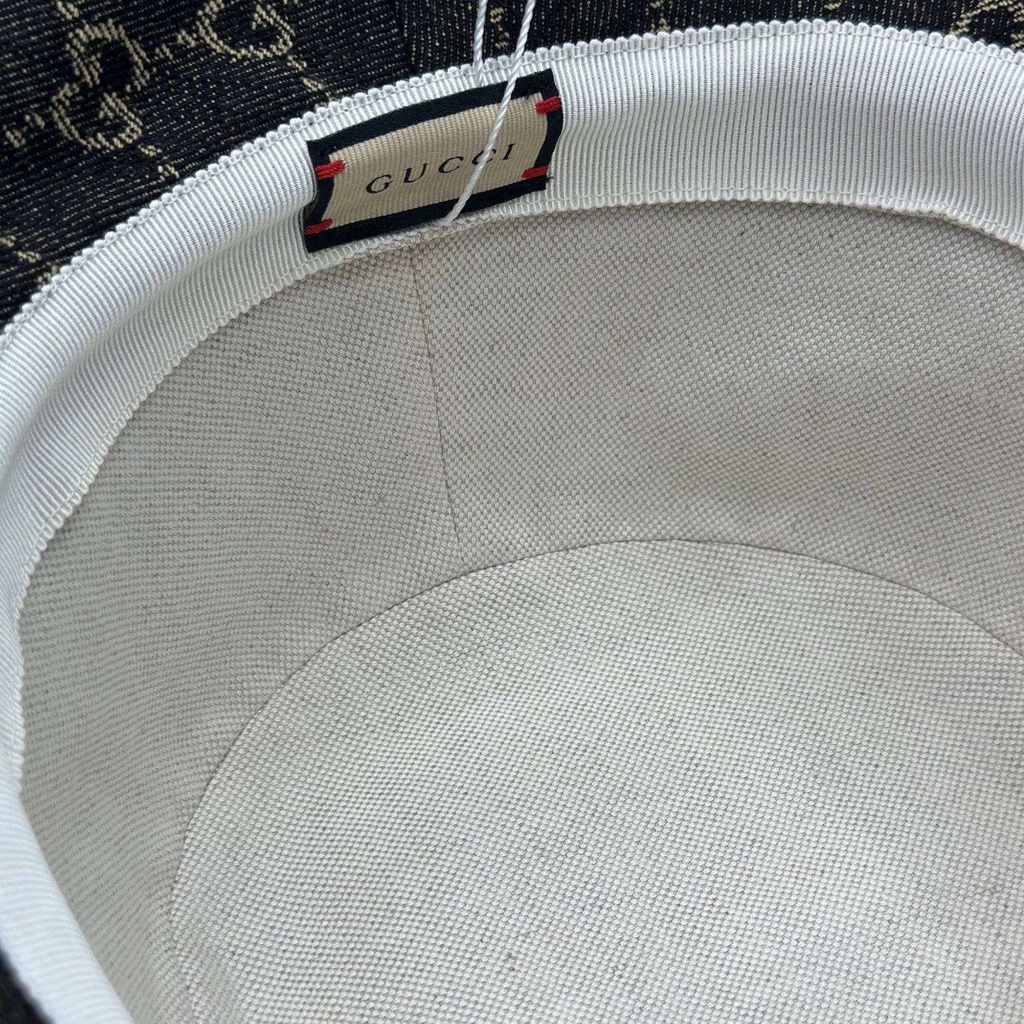 Cappello Gucci GG Supreme