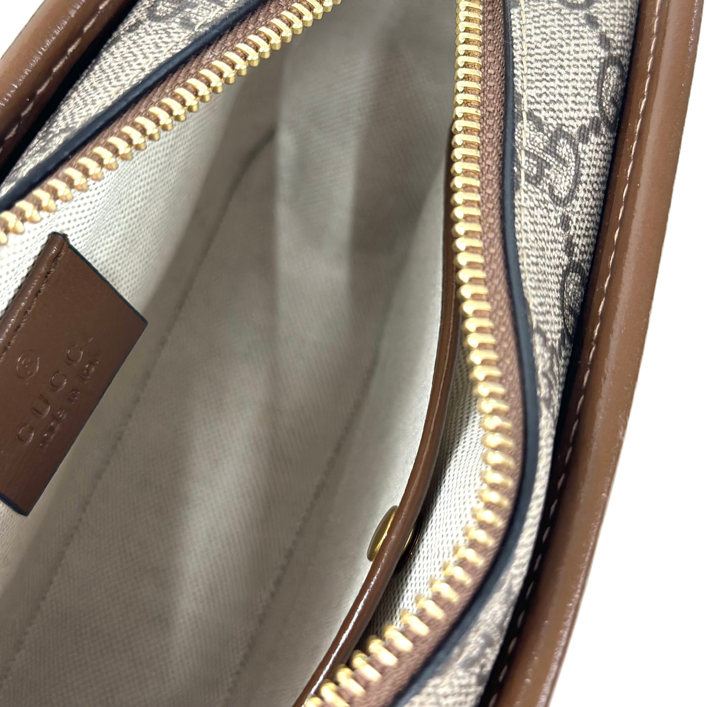 POCHETTE GUCCI GG SUPREME FAKE NOT