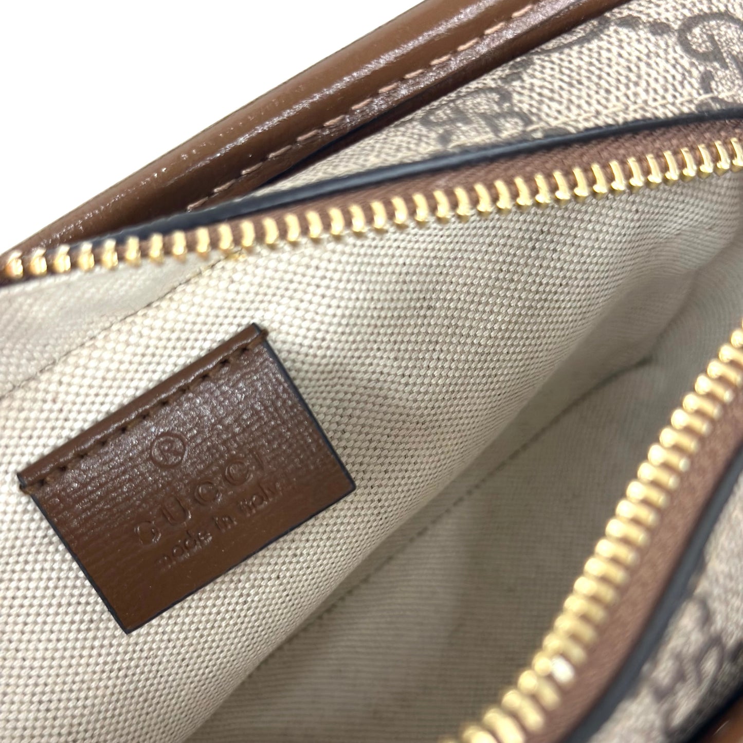 POCHETTE GUCCI GG SUPREME FAKE NOT