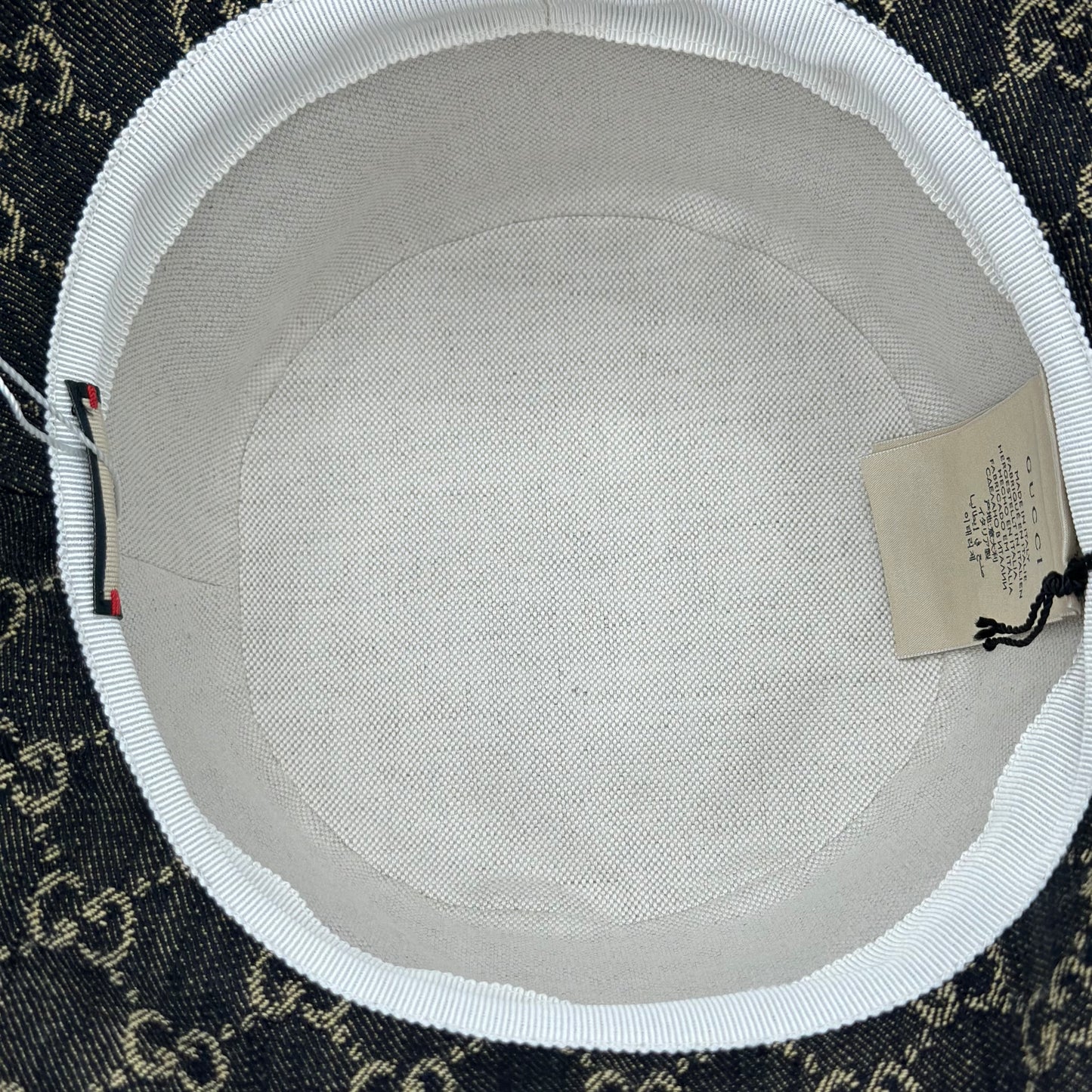 Cappello Gucci GG Supreme