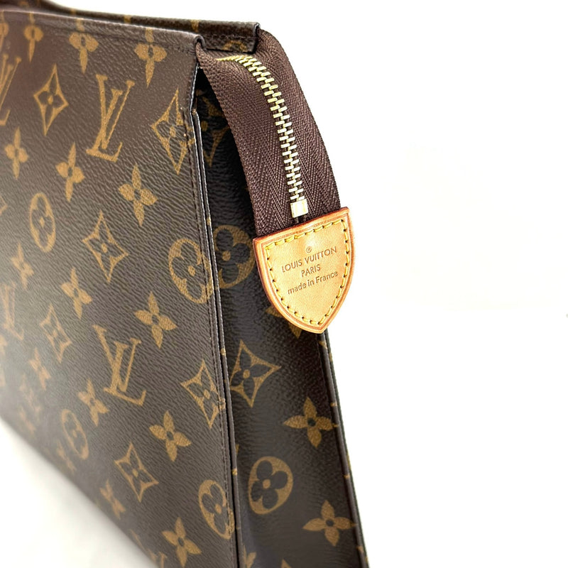 POCHETTE LOUIS VUITTON TOILETTE MONOGRAM