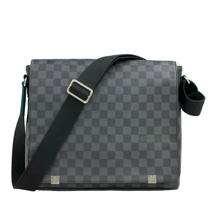 TRACOLLA LOUIS VUITTON DISTRICT