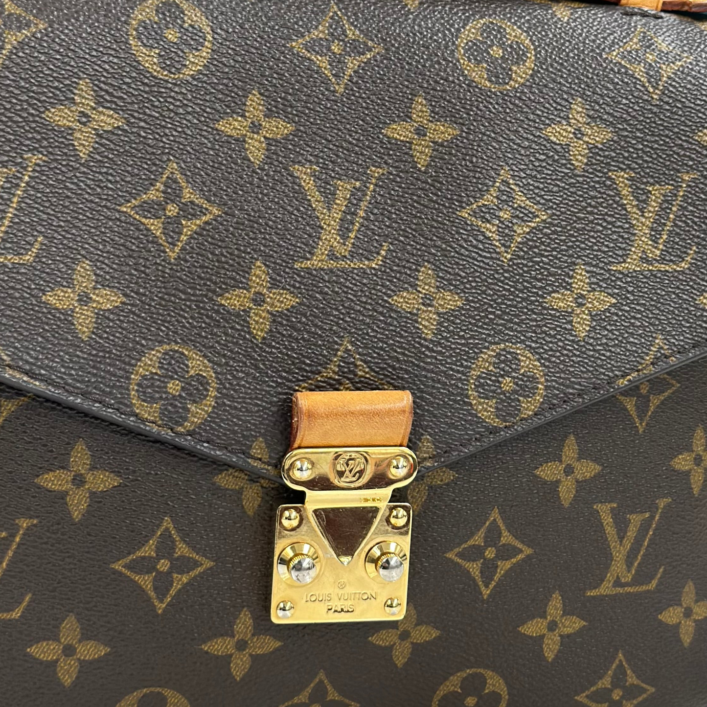 LOUIS VUITTON POCHETTE MÉTIS