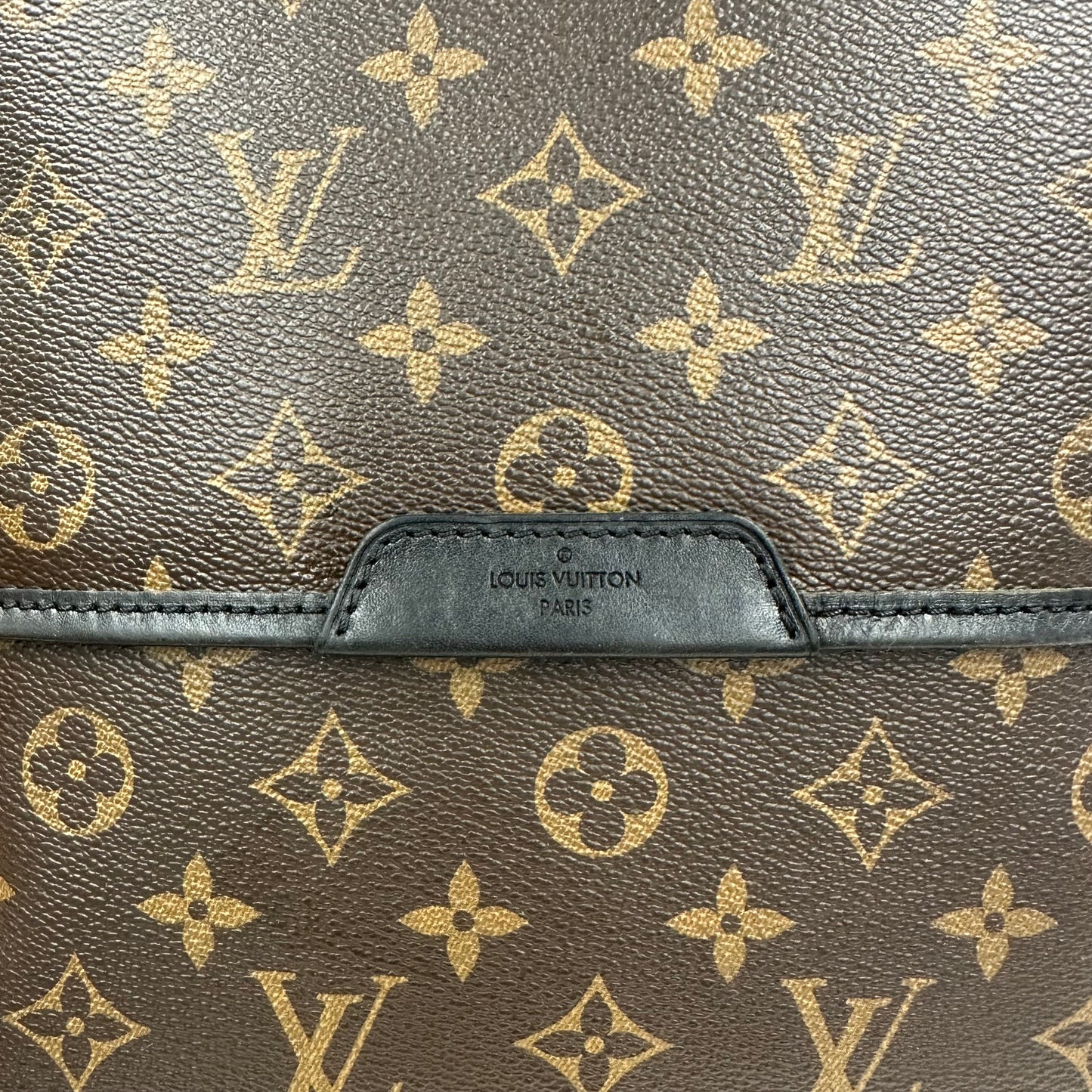 TRACOLLA LOUIS VUITTON MACASSAR BASS MM.