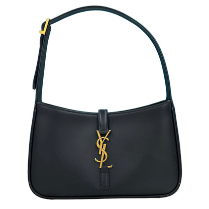 LE 5 À 7 SAINT LAURENT