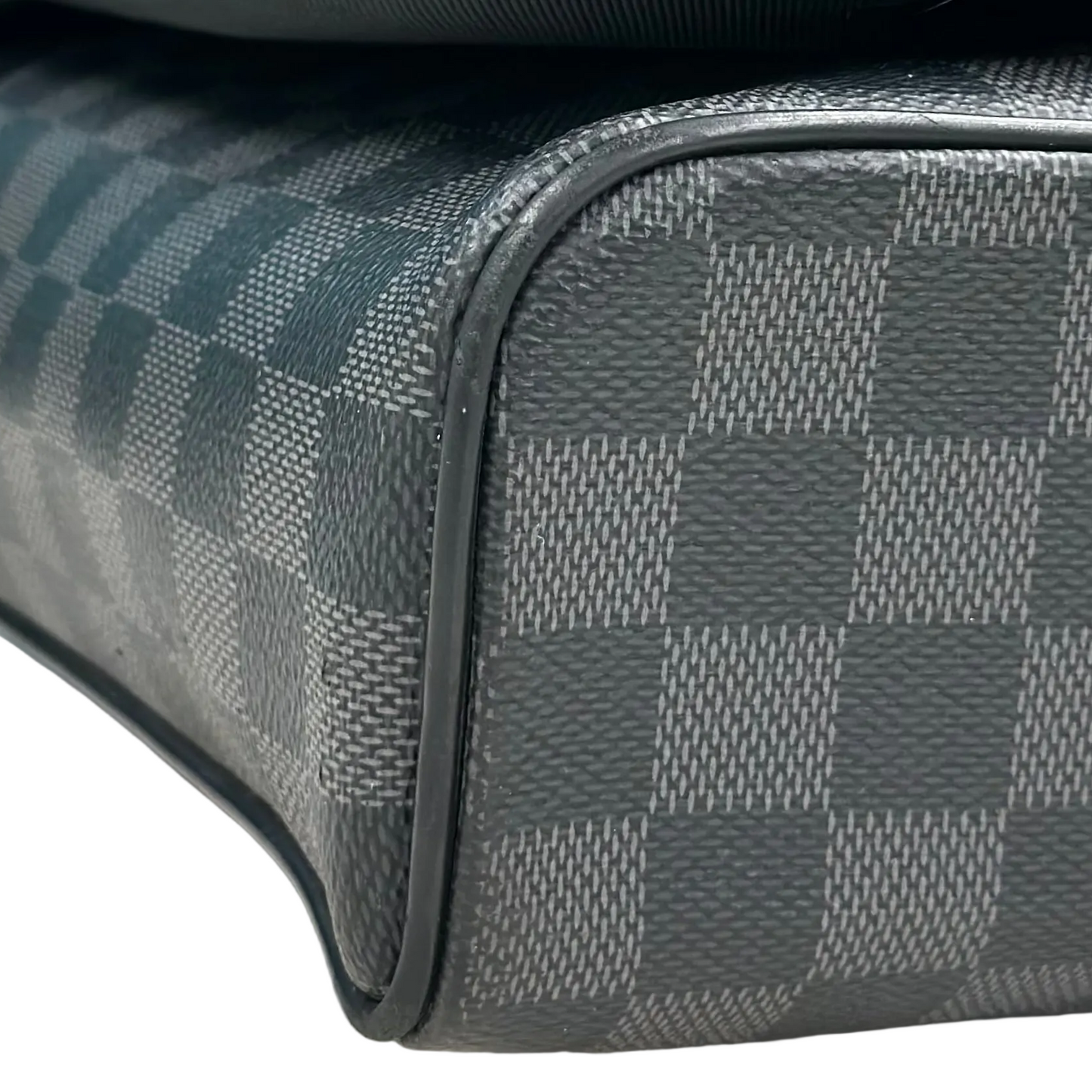 TRACOLLA LOUIS VUITTON DISTRICT